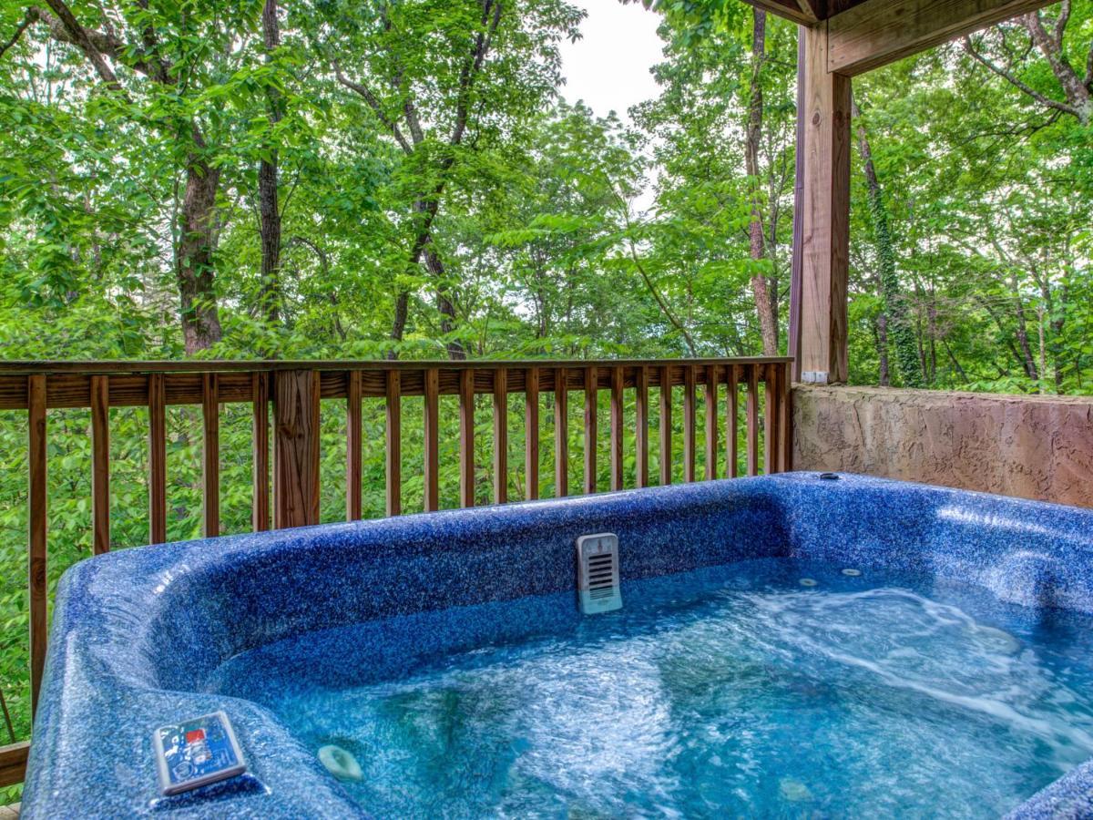 Great Expectations, 3 Bedrooms, Fireplace, Pool Table, Hot Tub, Sleeps 10ガトリンバーグ エクステリア 写真