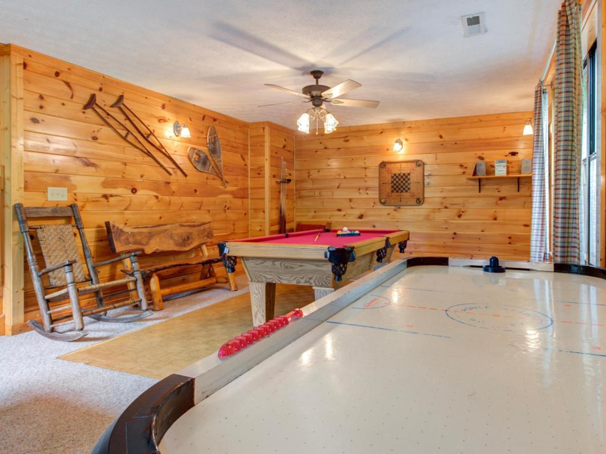 Great Expectations, 3 Bedrooms, Fireplace, Pool Table, Hot Tub, Sleeps 10ガトリンバーグ エクステリア 写真