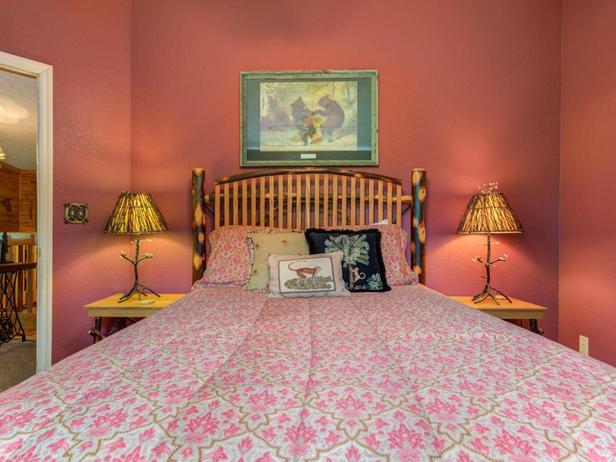 Great Expectations, 3 Bedrooms, Fireplace, Pool Table, Hot Tub, Sleeps 10ガトリンバーグ エクステリア 写真